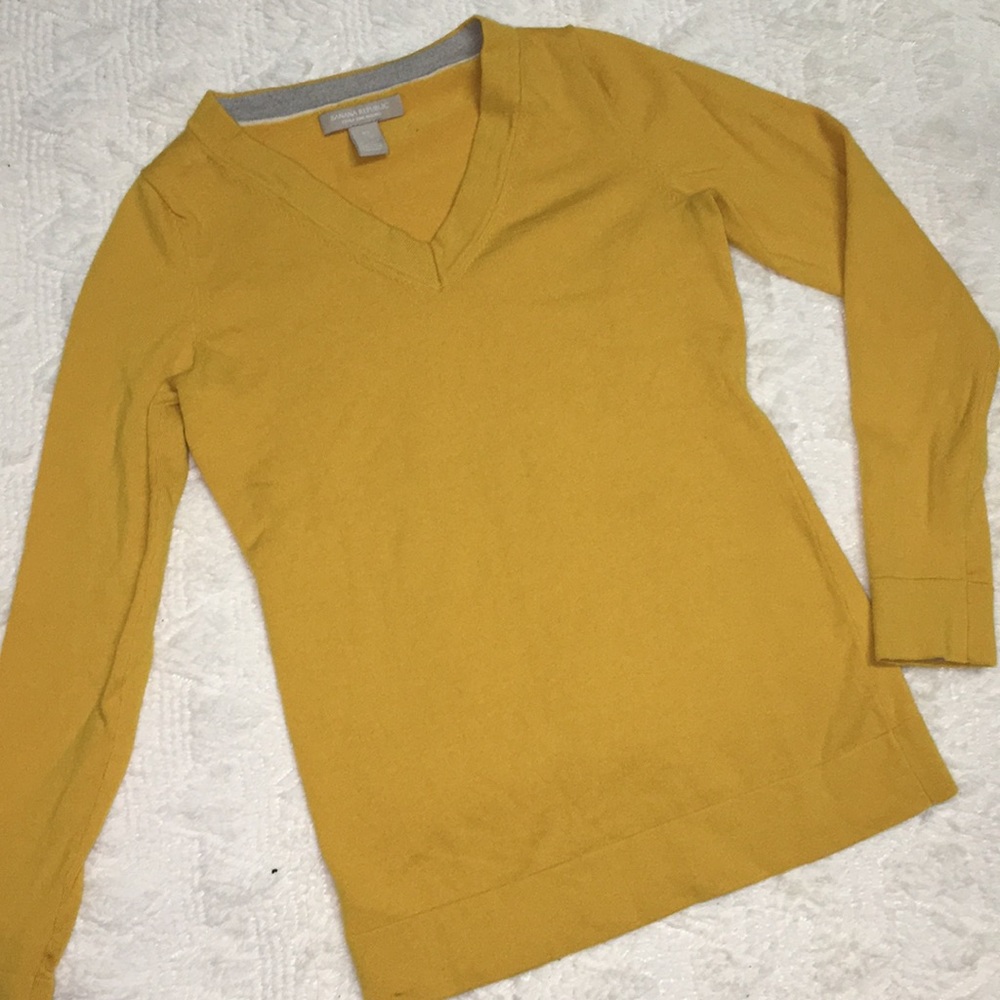 Banana republic sweater